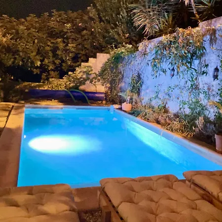 Villa, Piscine Sans Vis-à-vis, Plages à 20 Mn, 6 P Villa *